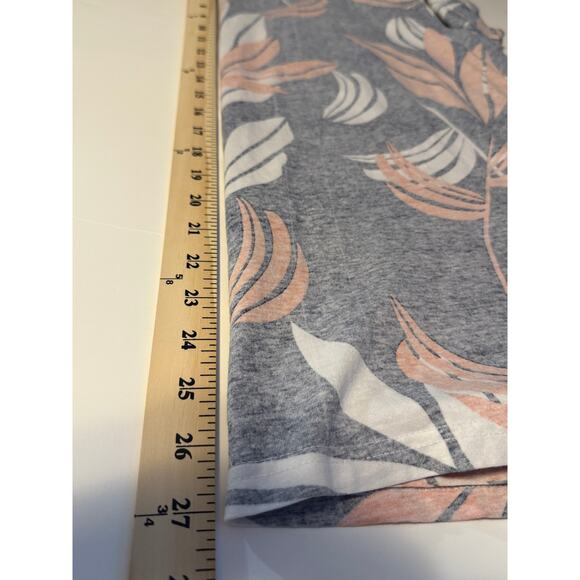 Here's an SEO-optimized listing for your Ben Sherman T-shirt (size XL): - Picture 9 of 10